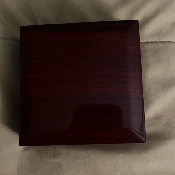 NEW! Elegant Silver Double Circle “Daughter” Necklace Gift from Dad. 💕 - Picture 6 of 6